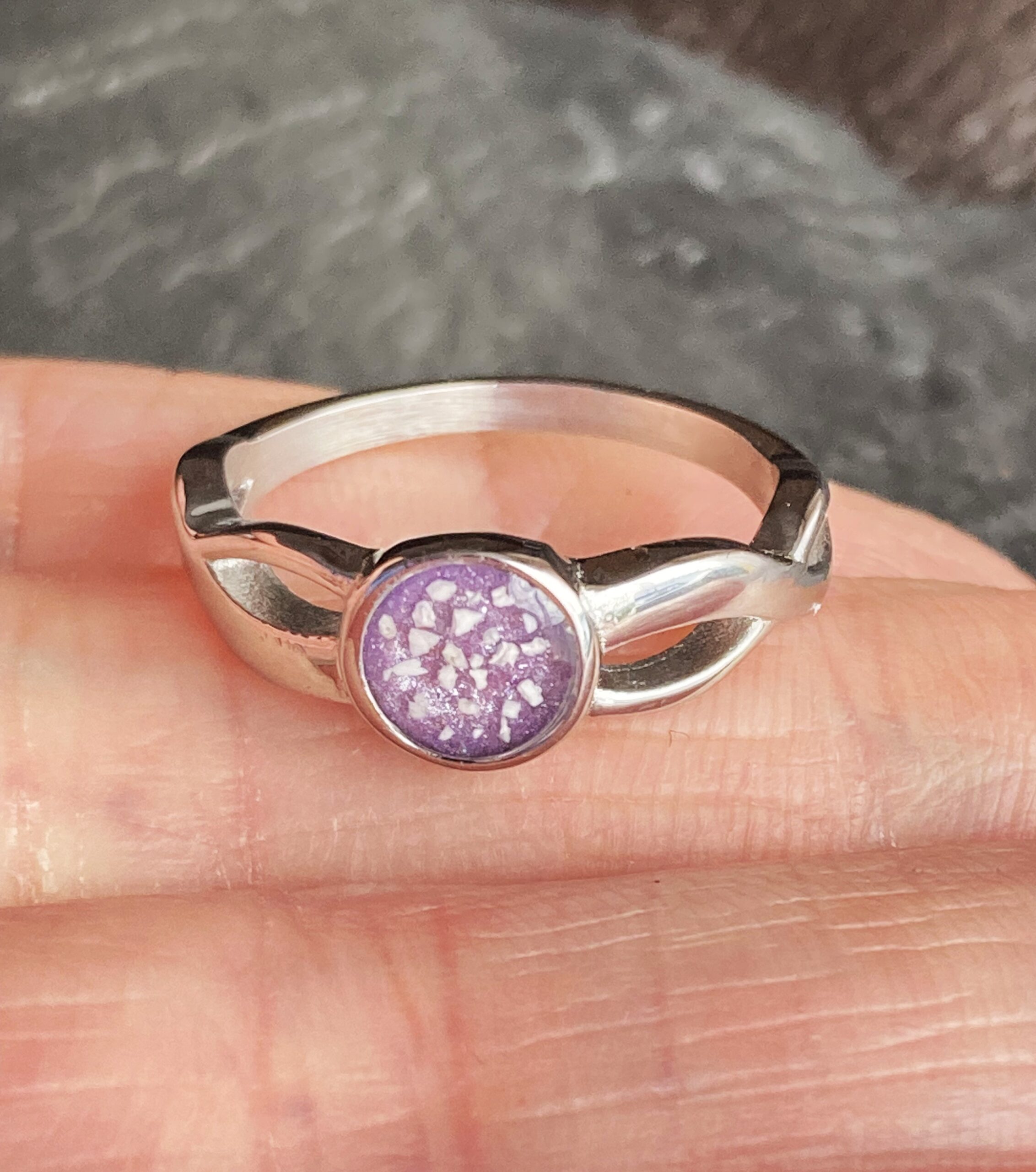 Lavender circle cross band stainless steel ashes in resin ring Lavender circle cross band stainless steel ashes in resin ring